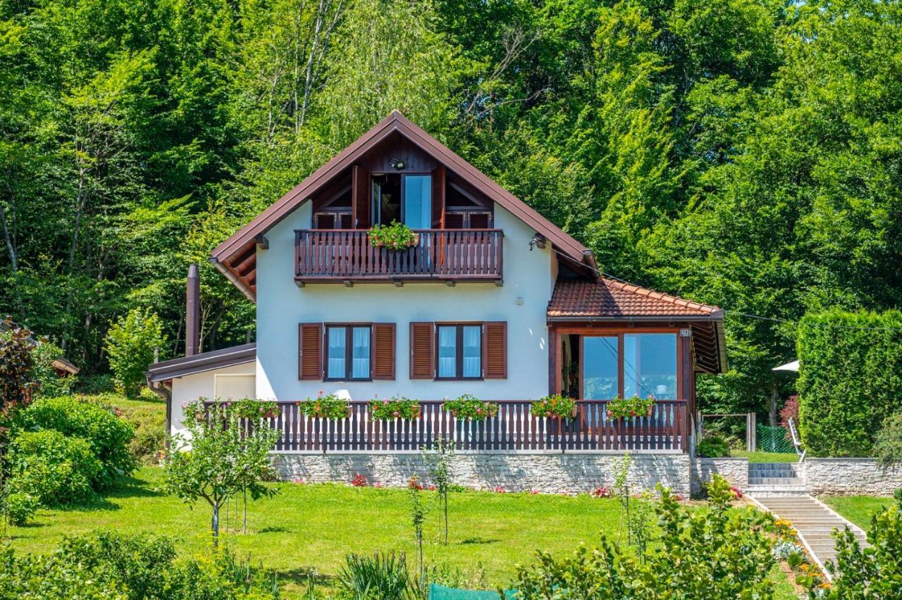 Holiday Home Mare Near River 카를로바츠 외부 사진