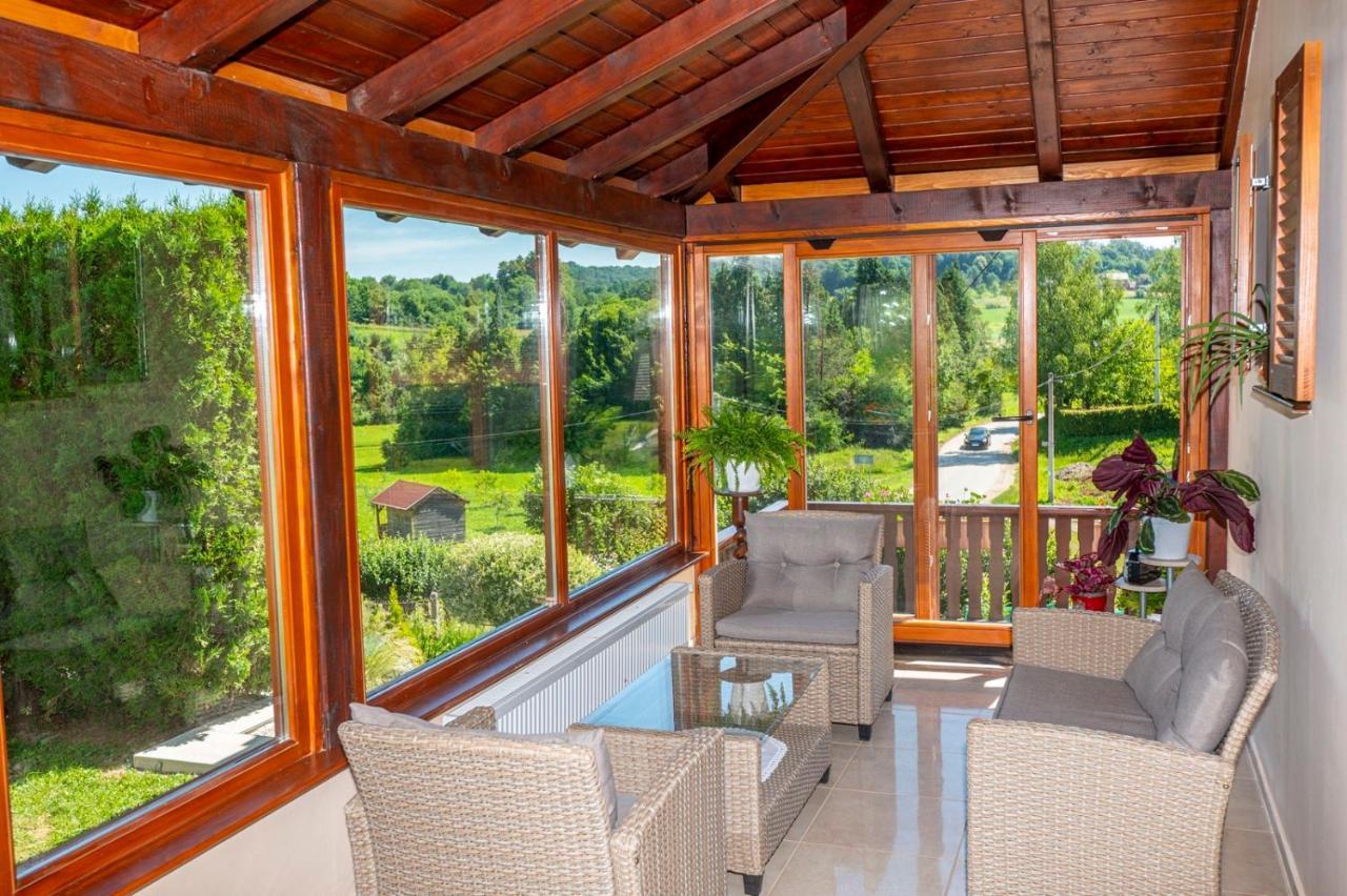 Holiday Home Mare Near River 카를로바츠 외부 사진
