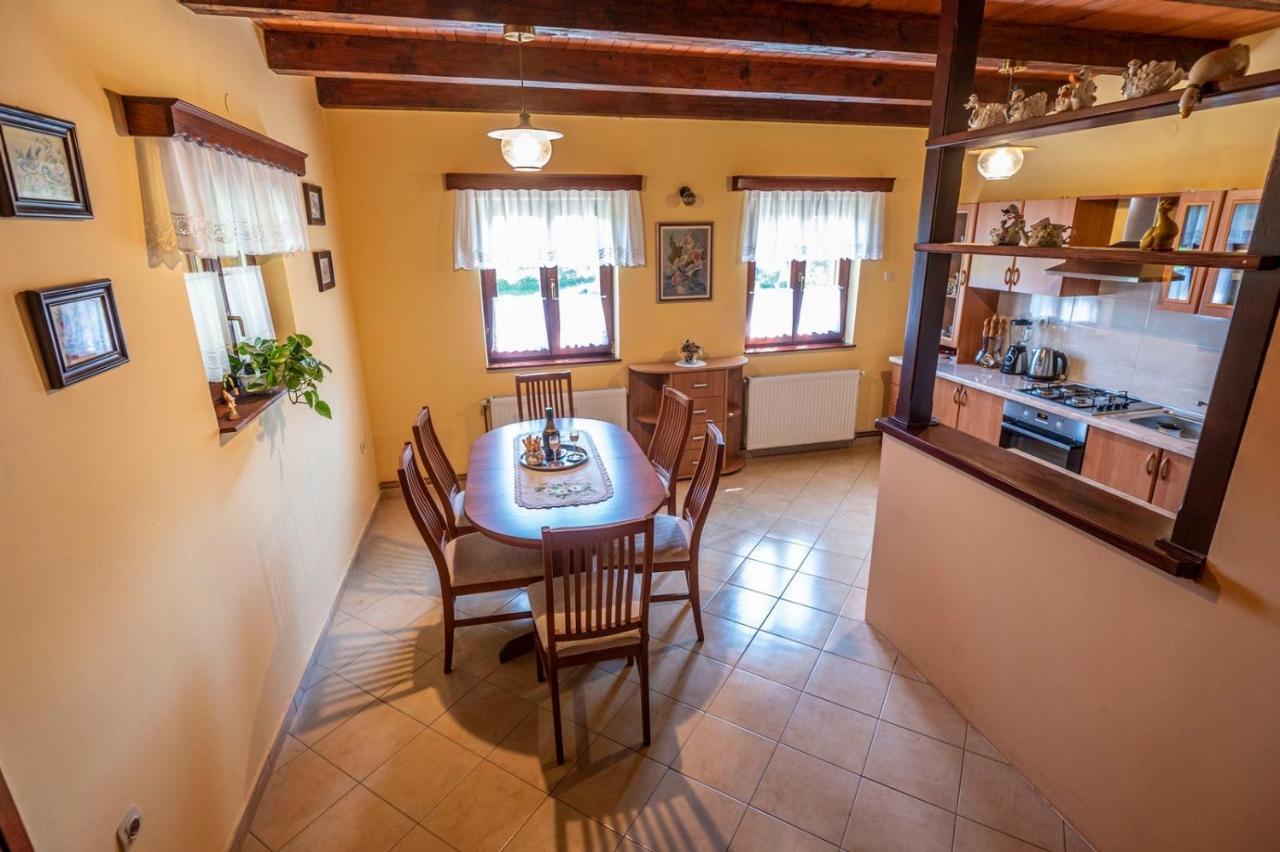 Holiday Home Mare Near River 카를로바츠 외부 사진